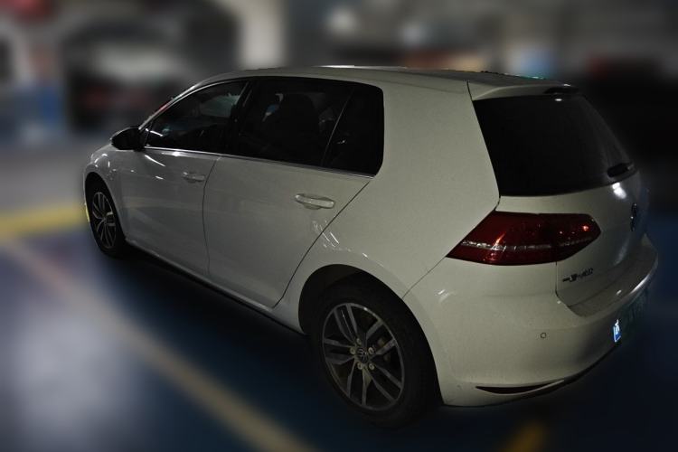 Used Volkswagen Golf 2014 1.4TSI Automatic Flagship Model Rear Left 45 Deg