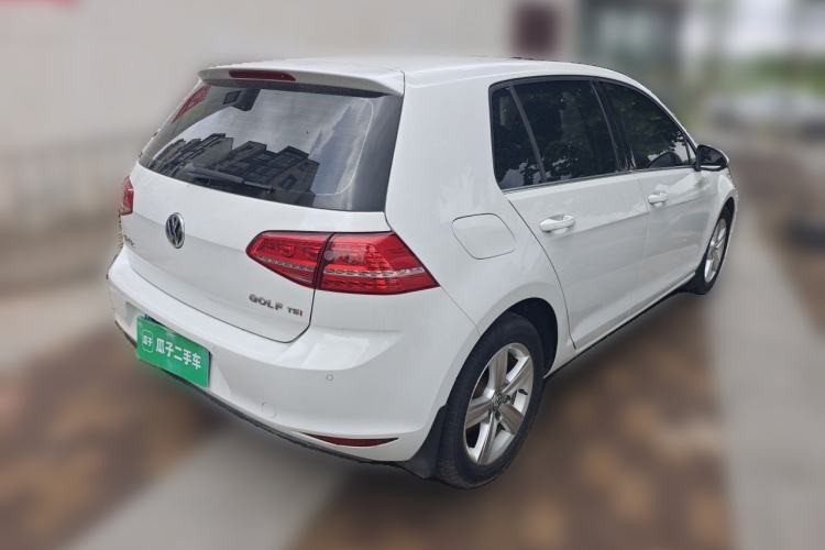 Used Volkswagen Golf 2014 1.4TSI Automatic Luxury Model Rear Right 45 Deg