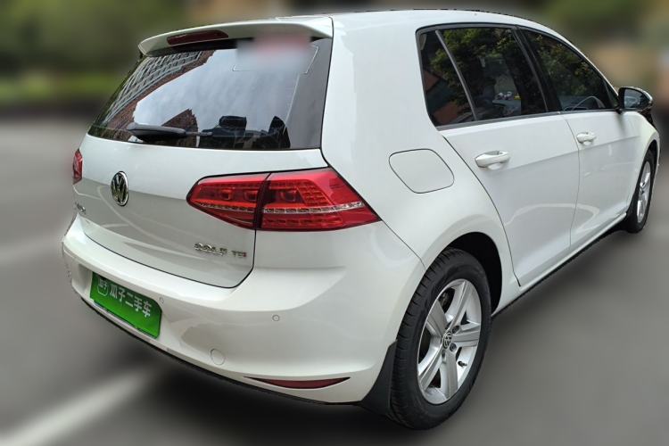 Used Volkswagen Golf 2014 1.4TSI Automatic Luxury Model Rear Right 45 Deg