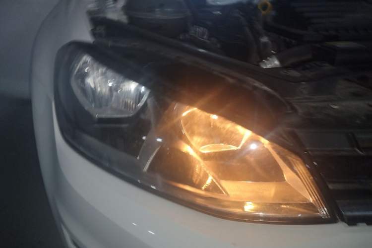 Used Volkswagen Golf 2014 1.4TSI Automatic Comfort Model Right Front Headlight