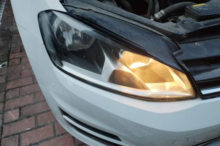 Used Volkswagen Golf 2014 1.4TSI Automatic Comfort Model Right Front Headlight