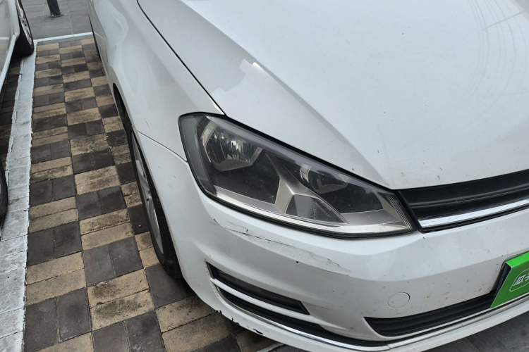 Used Volkswagen Golf 2014 1.6L Automatic Comfort Model Right Front Headlight