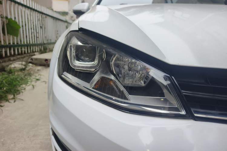Used Volkswagen Golf 2014 1.4TSI Automatic Comfort Model Right Front Headlight