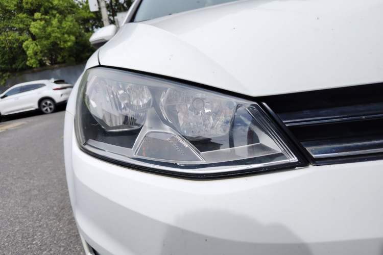 Used Volkswagen Golf 2014 1.4TSI Automatic Luxury Model Right Front Headlight