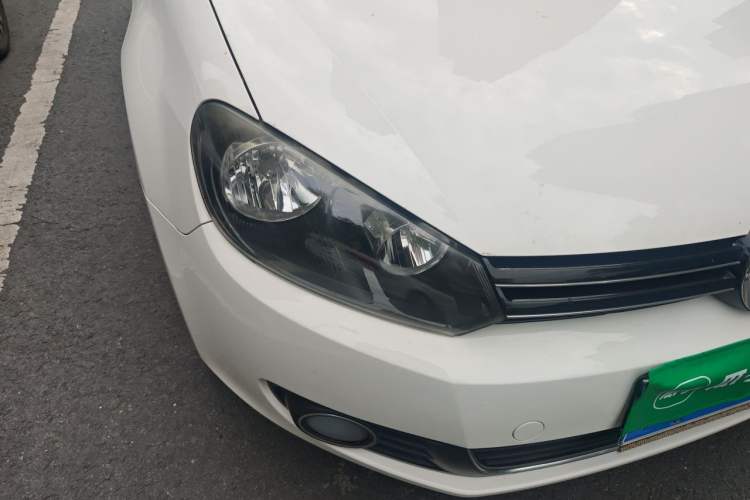 Used Volkswagen Golf 2014 1.6L Automatic Comfort Model Right Front Headlight