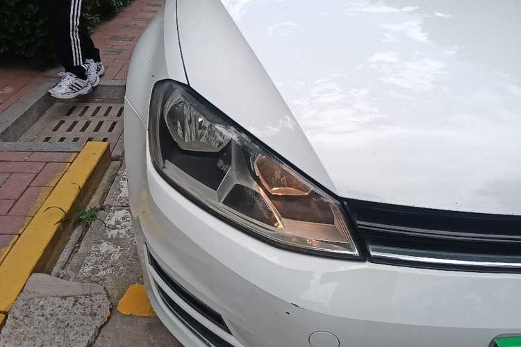 Used Volkswagen Golf 2014 1.4TSI Automatic Comfort Model Right Front Headlight
