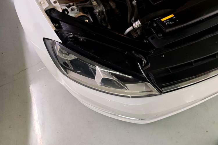 Used Volkswagen Golf 2014 1.4TSI Automatic Comfort Model Right Front Headlight