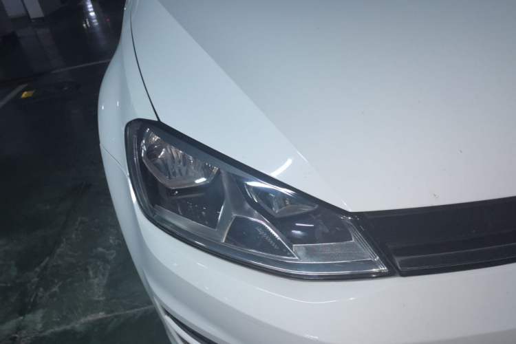 Used Volkswagen Golf 2014 1.4TSI Automatic Luxury Model Right Front Headlight