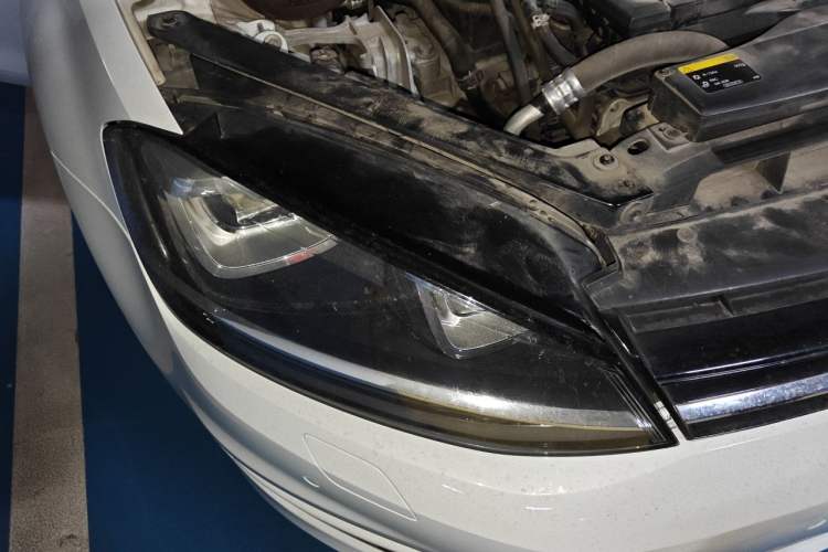 Used Volkswagen Golf 2014 1.4TSI Automatic Flagship Model Right Front Headlight