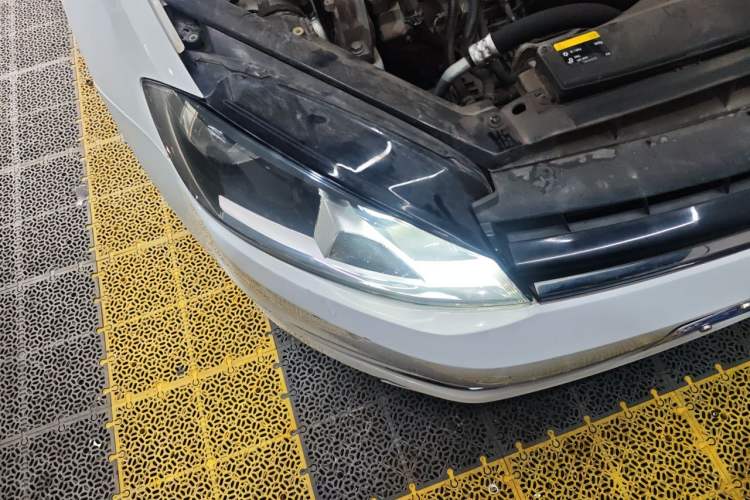 Used Volkswagen Golf 2014 1.4TSI Automatic Comfort Model Right Front Headlight