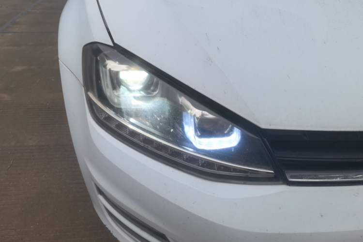 Used Volkswagen Golf 2014 1.4TSI Automatic Comfort Model Right Front Headlight