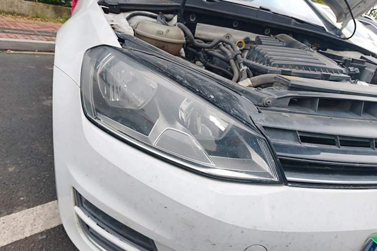Used Volkswagen Golf 2014 1.4 TSI Manual Comfort Model Right Front Headlight