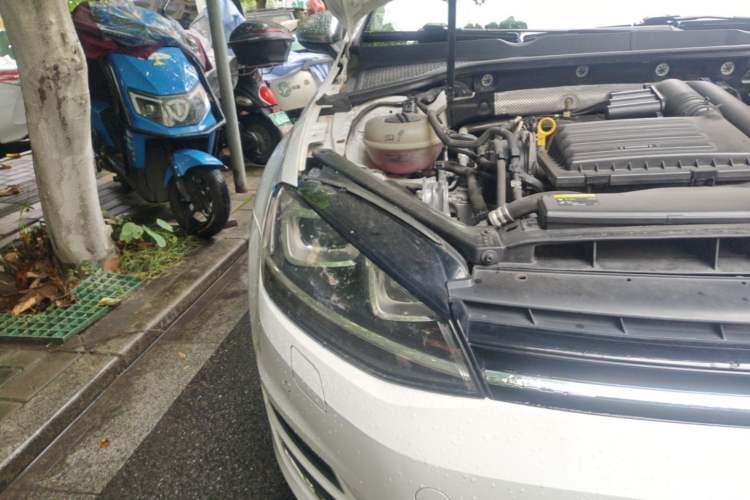 Used Volkswagen Golf 2014 1.4TSI Automatic Flagship Model Right Front Headlight