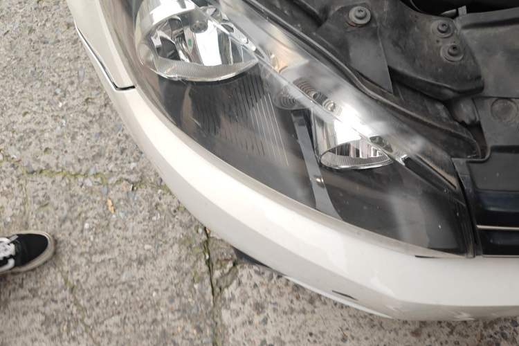Used Volkswagen Golf 2014 1.6L Automatic Comfort Model Right Front Headlight