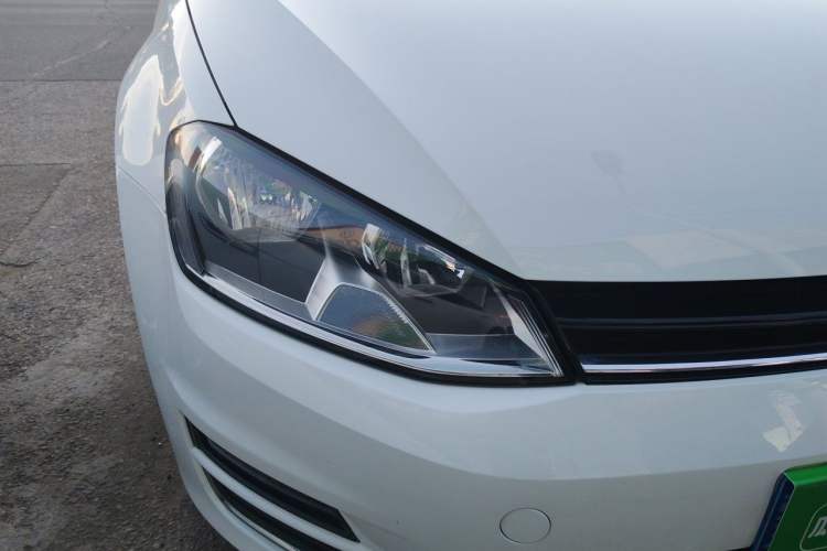 Used Volkswagen Golf 2014 1.4TSI Automatic Comfort Model Right Front Headlight