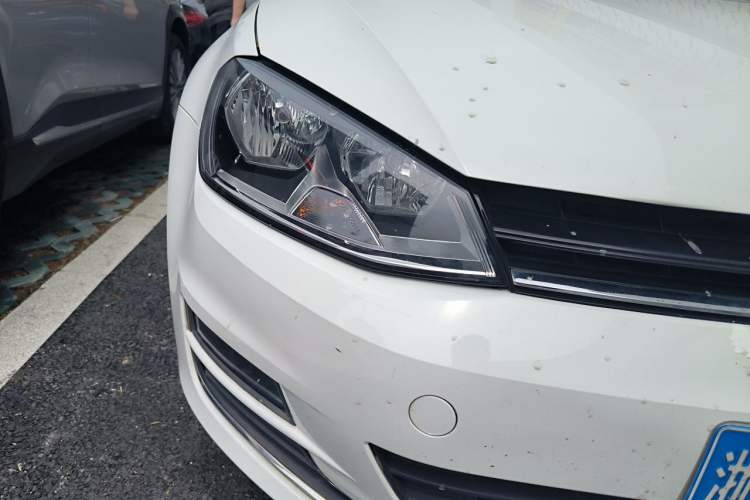 Used Volkswagen Golf 2014 1.6L Manual Fashion Edition Right Front Headlight