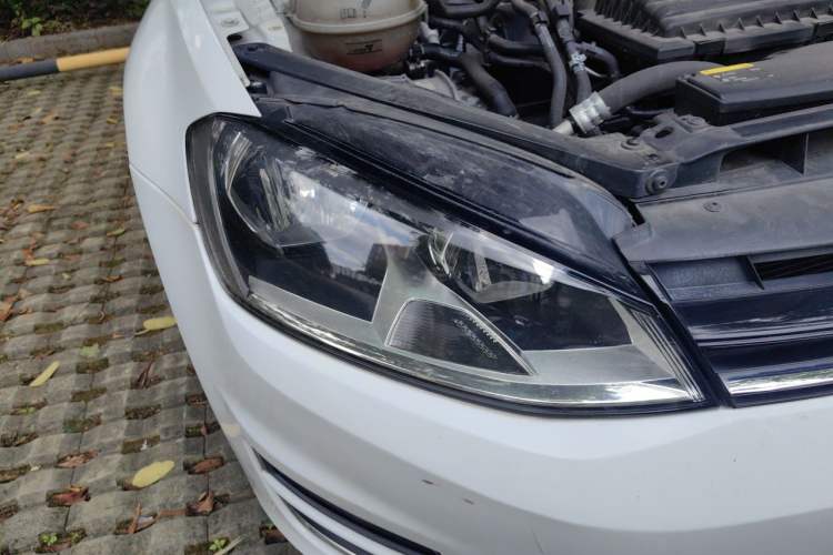 Used Volkswagen Golf 2014 1.4TSI Automatic Luxury Model Right Front Headlight