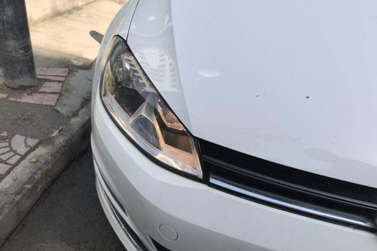 Used Volkswagen Golf 2014 1.4 TSI Manual Comfort Model Right Front Headlight