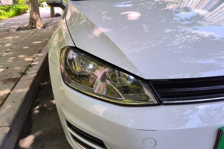 Used Volkswagen Golf 2014 1.6L Automatic Comfort Model Right Front Headlight