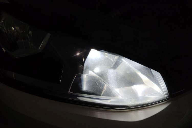 Used Volkswagen Golf 2014 1.4TSI Automatic Comfort Model Right Front Headlight