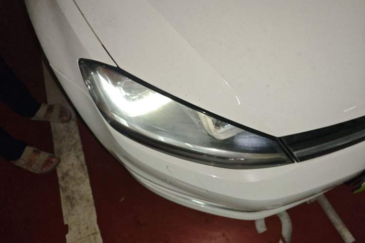 Used Volkswagen Golf 2014 1.4TSI Luxury Travel Edition Right Front Headlight