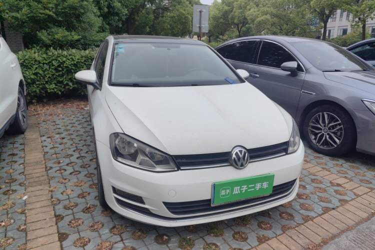Used Volkswagen Golf 2014 1.6L Automatic Comfort Model Right Front Headlight