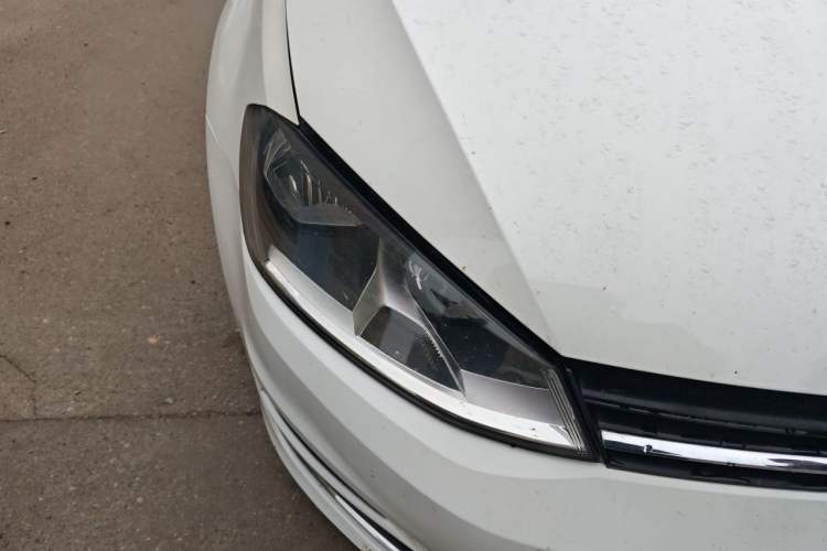 Used Volkswagen Golf 2014 1.6L Automatic Comfort Model Right Front Headlight