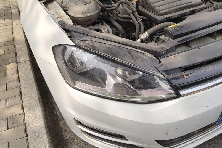 Used Volkswagen Golf 2014 1.4TSI Automatic Comfort Model Right Front Headlight