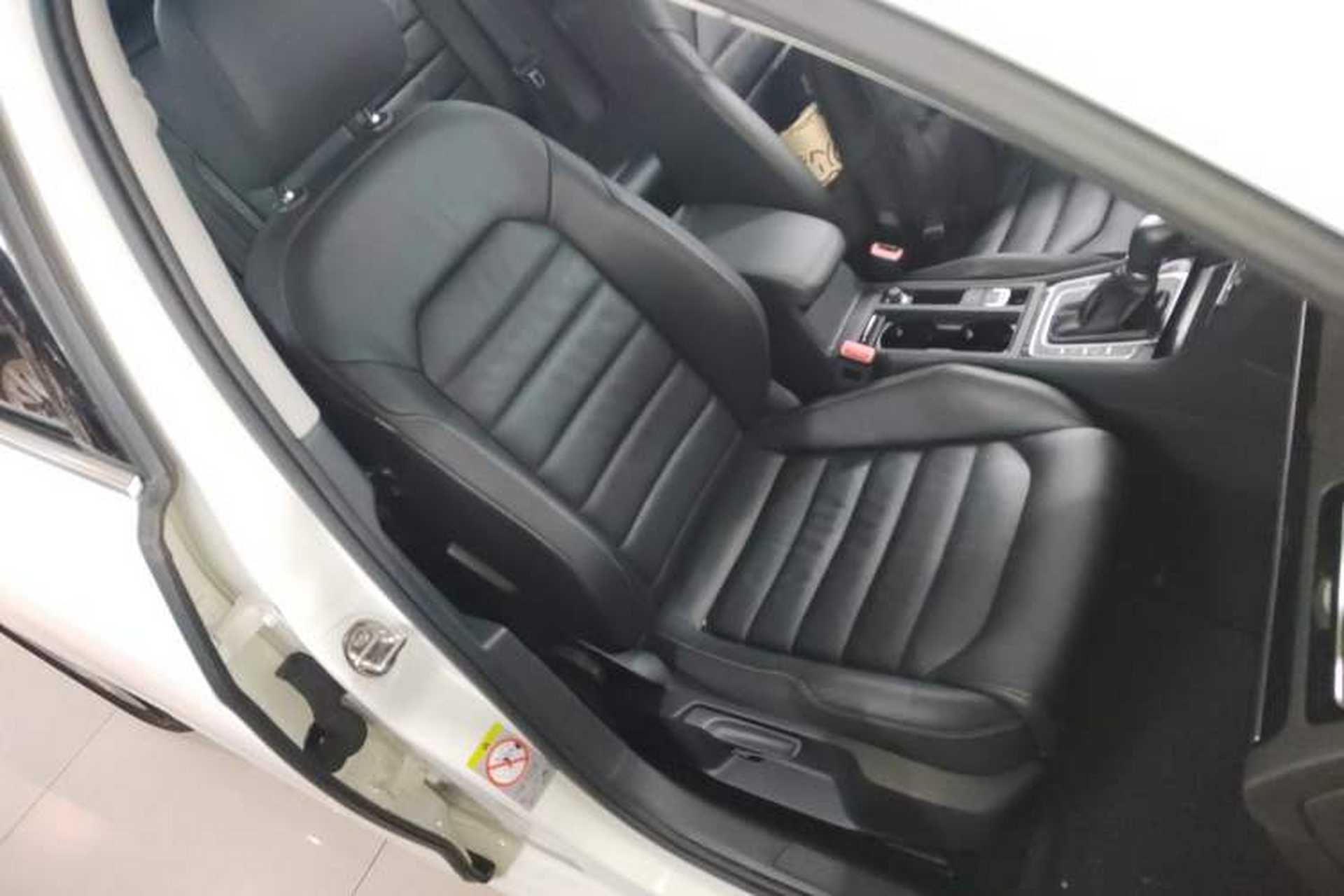 Used Volkswagen Golf 2014 1.4TSI Luxury Travel Edition Right Front Seat