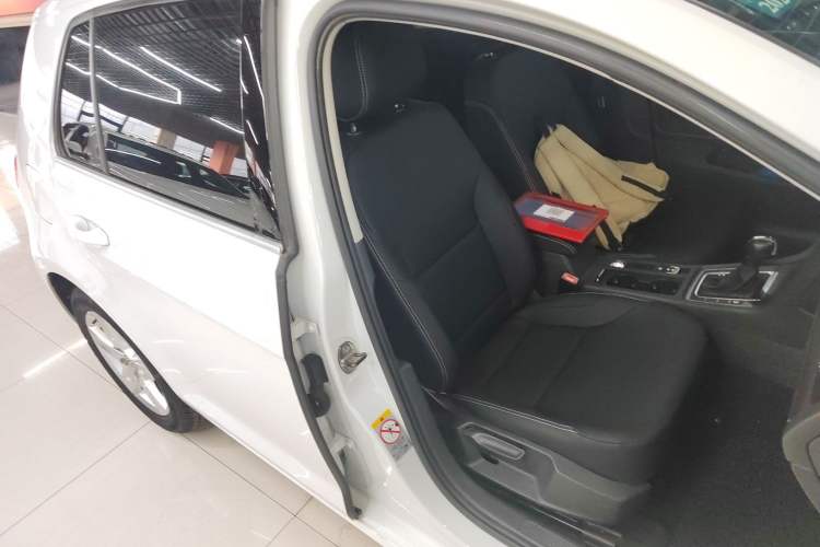 Used Volkswagen Golf 2014 1.4TSI Automatic Comfort Model Right Front Seat