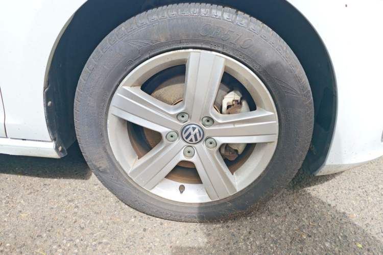 Used Volkswagen Golf 2014 1.4TSI Automatic Comfort Model Right Front Wheel Hub