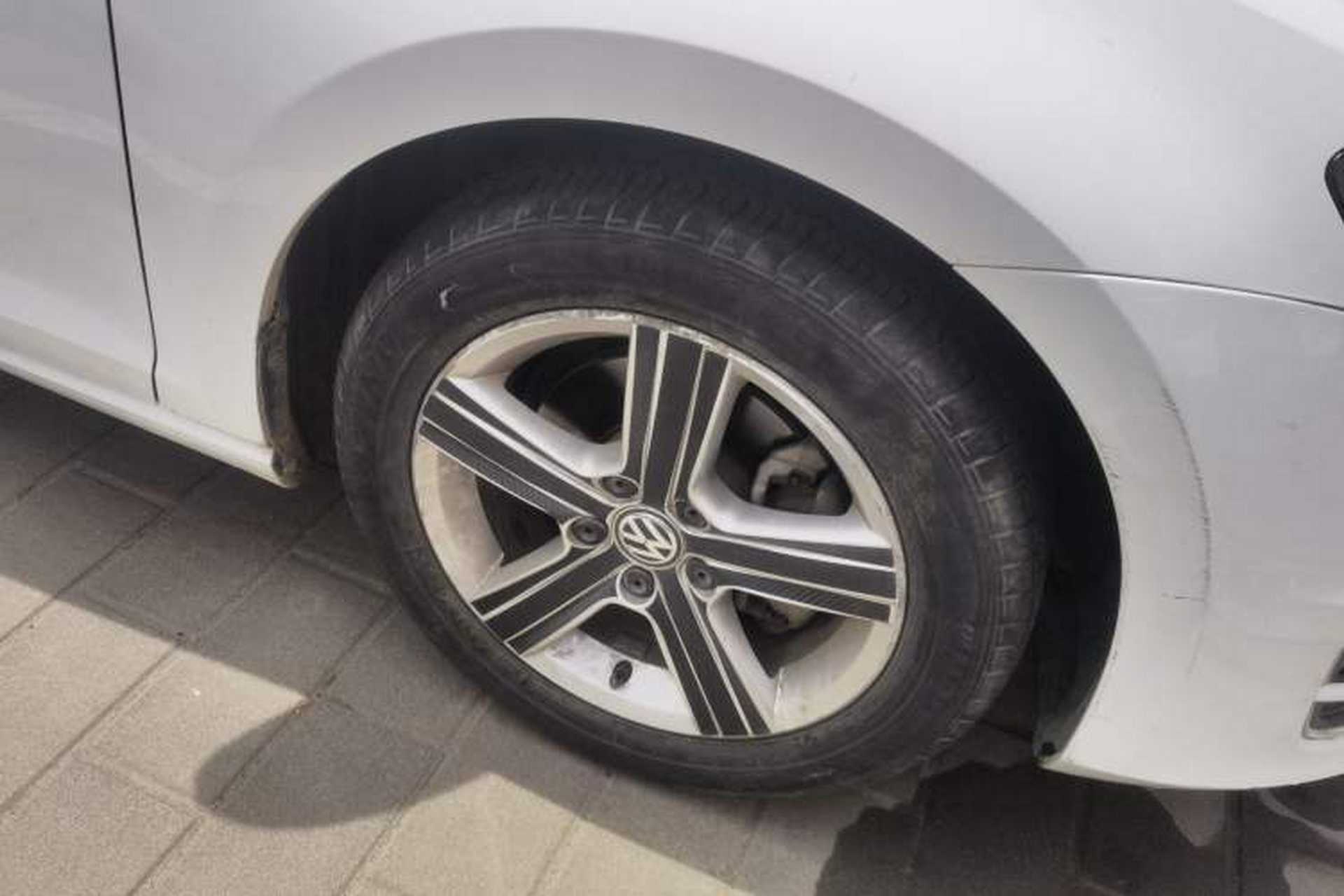 Used Volkswagen Golf 2014 1.6L Automatic Comfort Model Right Front Wheel Hub