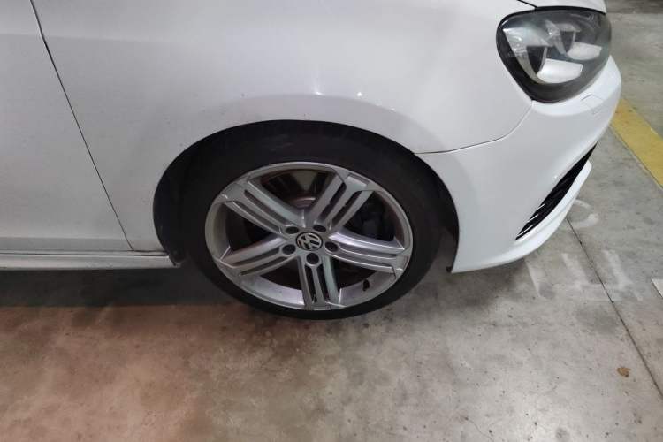 Used Volkswagen Golf 2014 2.0 TSI R Convertible Right Front Wheel Hub