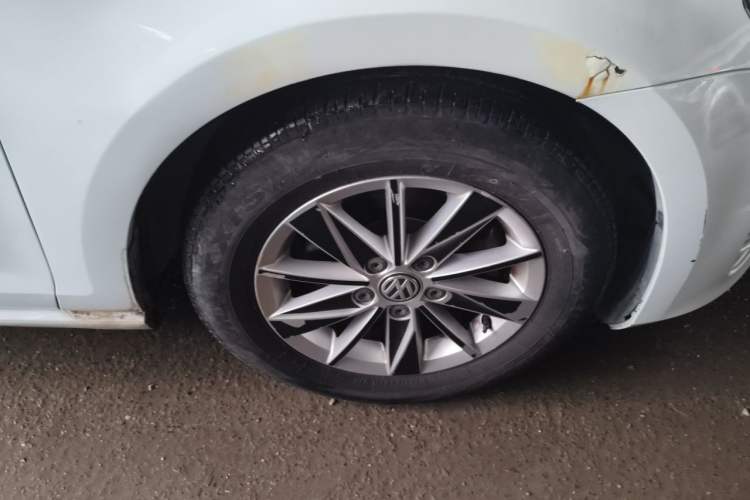 Used Volkswagen Golf 2014 1.6L Manual Fashion Edition Right Front Wheel Hub