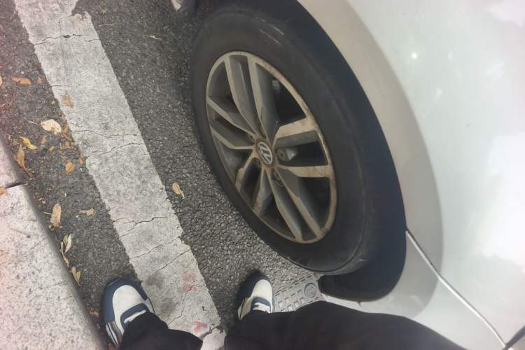 Used Volkswagen Golf 2014 1.4TSI Automatic Flagship Model Right Front Wheel Hub