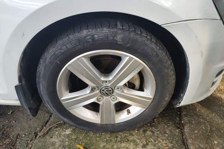 Used Volkswagen Golf 2014 1.4 TSI Manual Comfort Model Right Front Wheel Hub