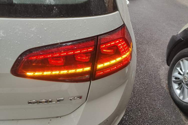 Used Volkswagen Golf 2014 1.4TSI Automatic Comfort Model Right Rear Taillight