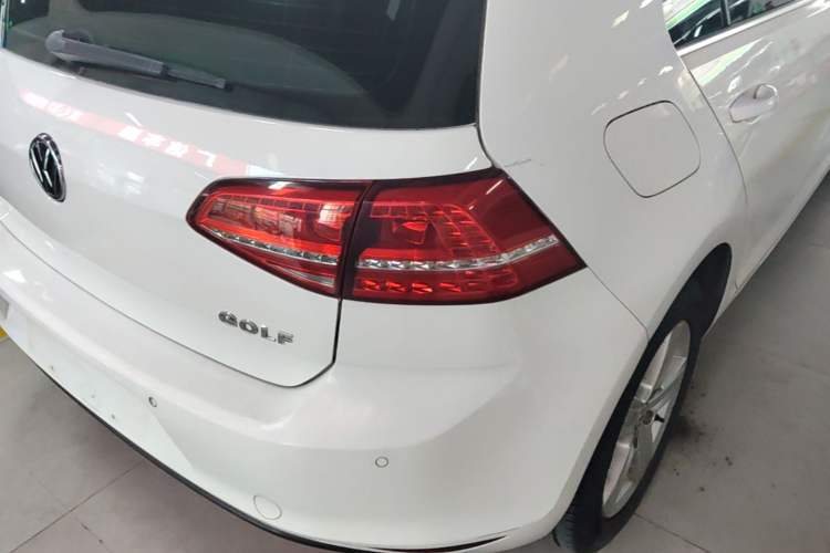 Used Volkswagen Golf 2014 1.6L Automatic Comfort Model Right Rear Taillight