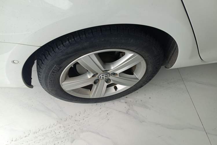 Used Volkswagen Golf 2014 1.4TSI Luxury Travel Edition Right Rear Wheel Hub