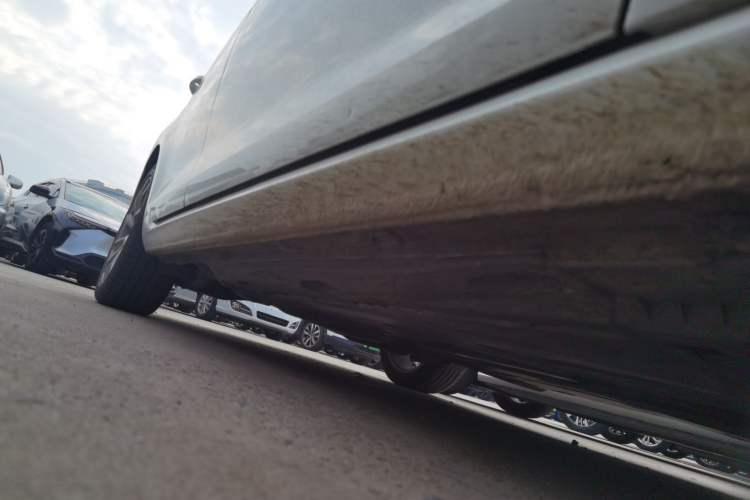 Used Volkswagen Golf 2014 1.4TSI Luxury Travel Edition Right Side Sill