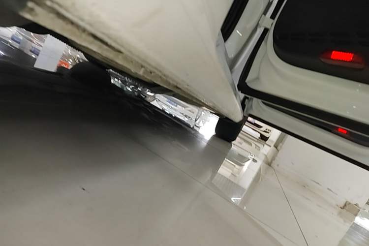 Used Volkswagen Golf 2014 1.6L Automatic Fashion Model Right Side Sill