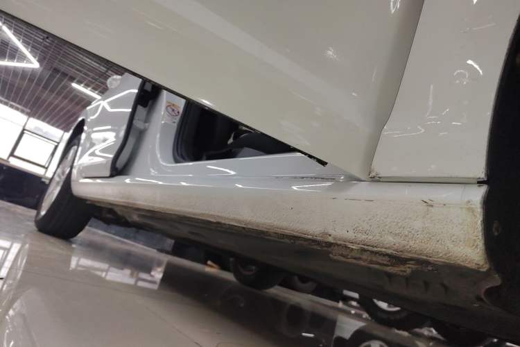 Used Volkswagen Golf 2014 1.4TSI Automatic Comfort Model Right Side Sill