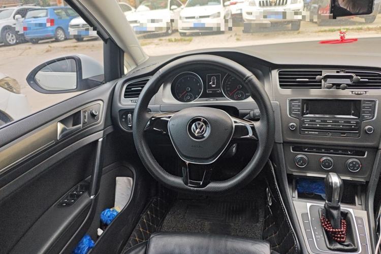 Used Volkswagen Golf 2014 1.6L Automatic Comfort Model Steering Wheel