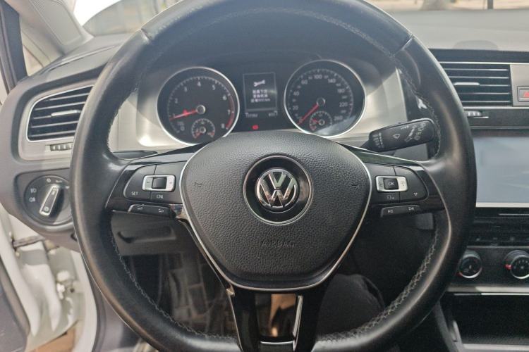Used Volkswagen Golf 2014 1.4TSI Automatic Luxury Model Steering Wheel