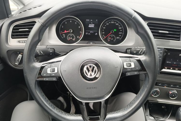 Used Volkswagen Golf 2014 1.4TSI Automatic Luxury Model Steering Wheel