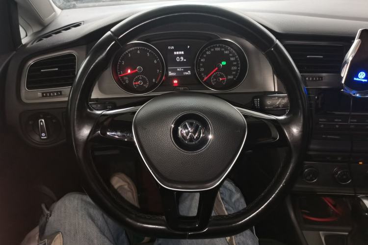 Used Volkswagen Golf 2014 1.6L Automatic Comfort Model Steering Wheel