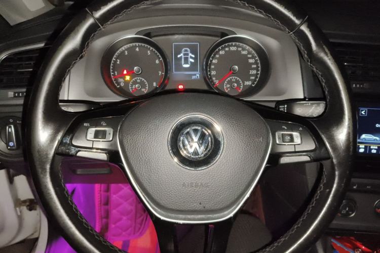 Used Volkswagen Golf 2014 1.4TSI Automatic Luxury Model Steering Wheel