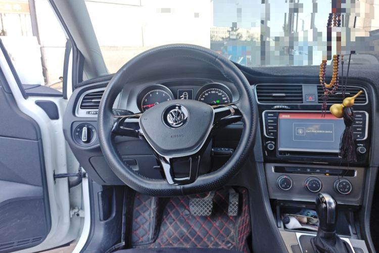 Used Volkswagen Golf 2014 1.6L Automatic Comfort Model Steering Wheel