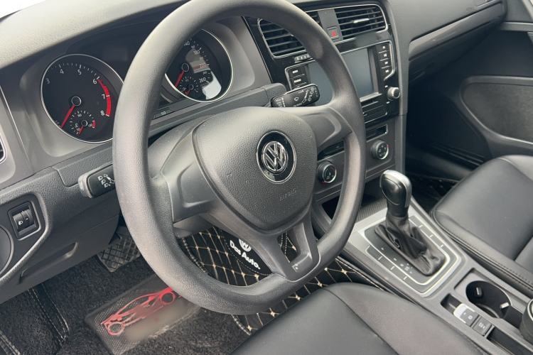 Used Volkswagen Golf 2014 1.6L Automatic Fashion Model Steering Wheel