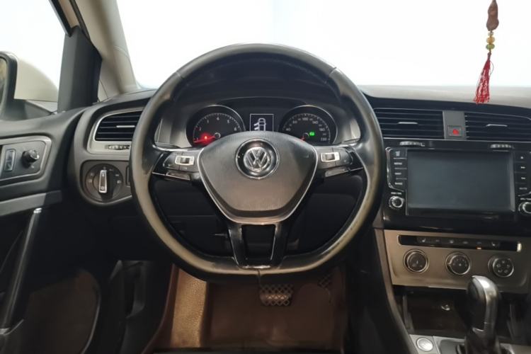 Used Volkswagen Golf 2014 1.4TSI Automatic Luxury Model Steering Wheel